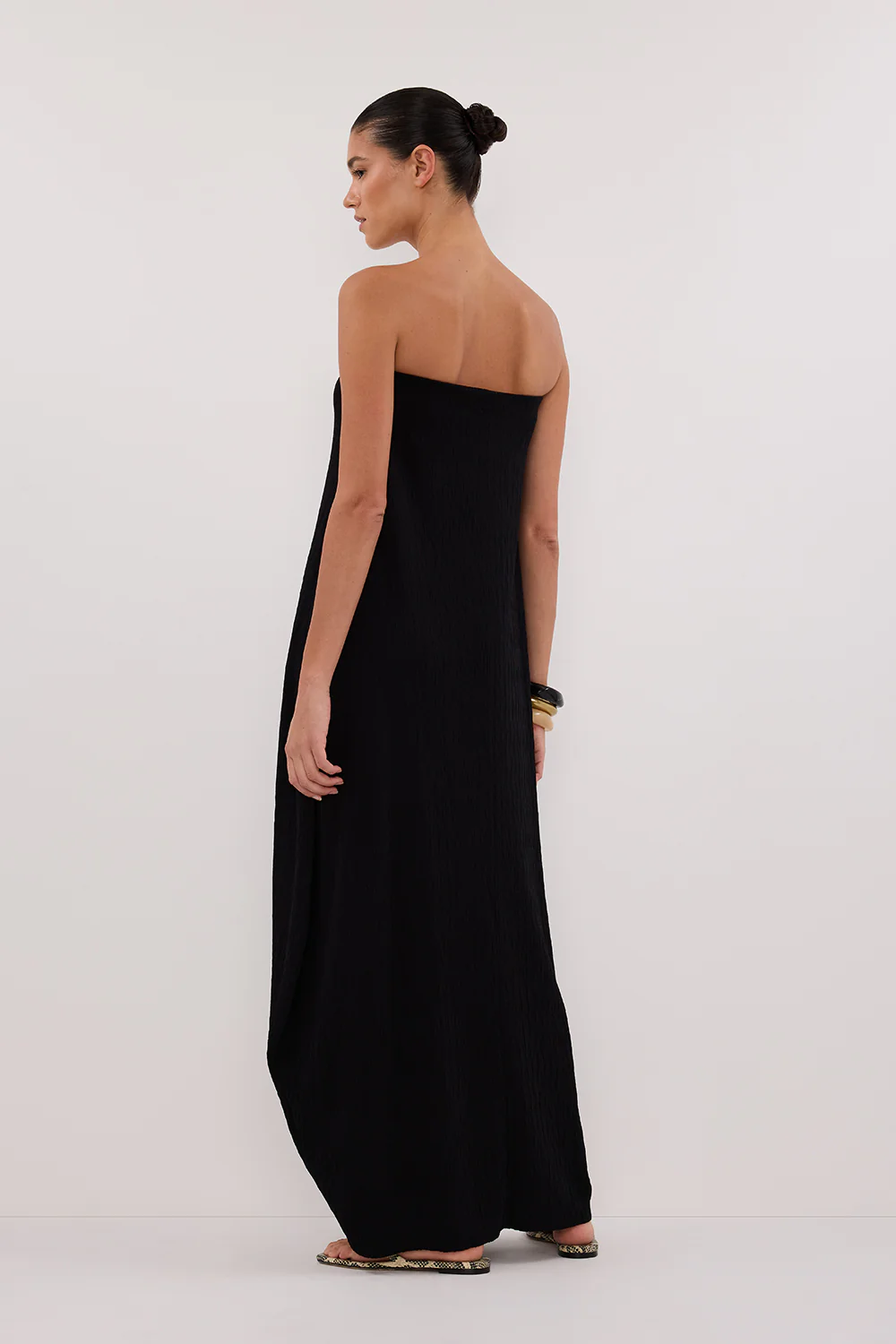 ALIAS BLACK TEXTURED KNIT STRAPLESS MIDI DRESS - Gamepaces