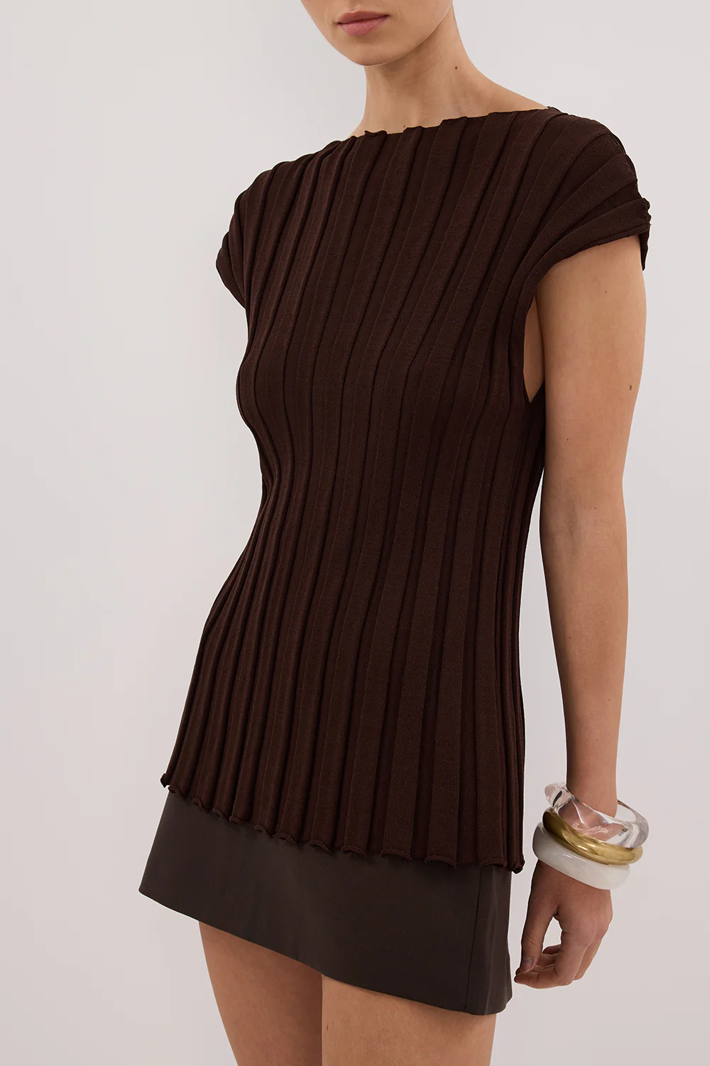 LOE CHOC SLEEVELESS KNIT TOP - Gamepaces