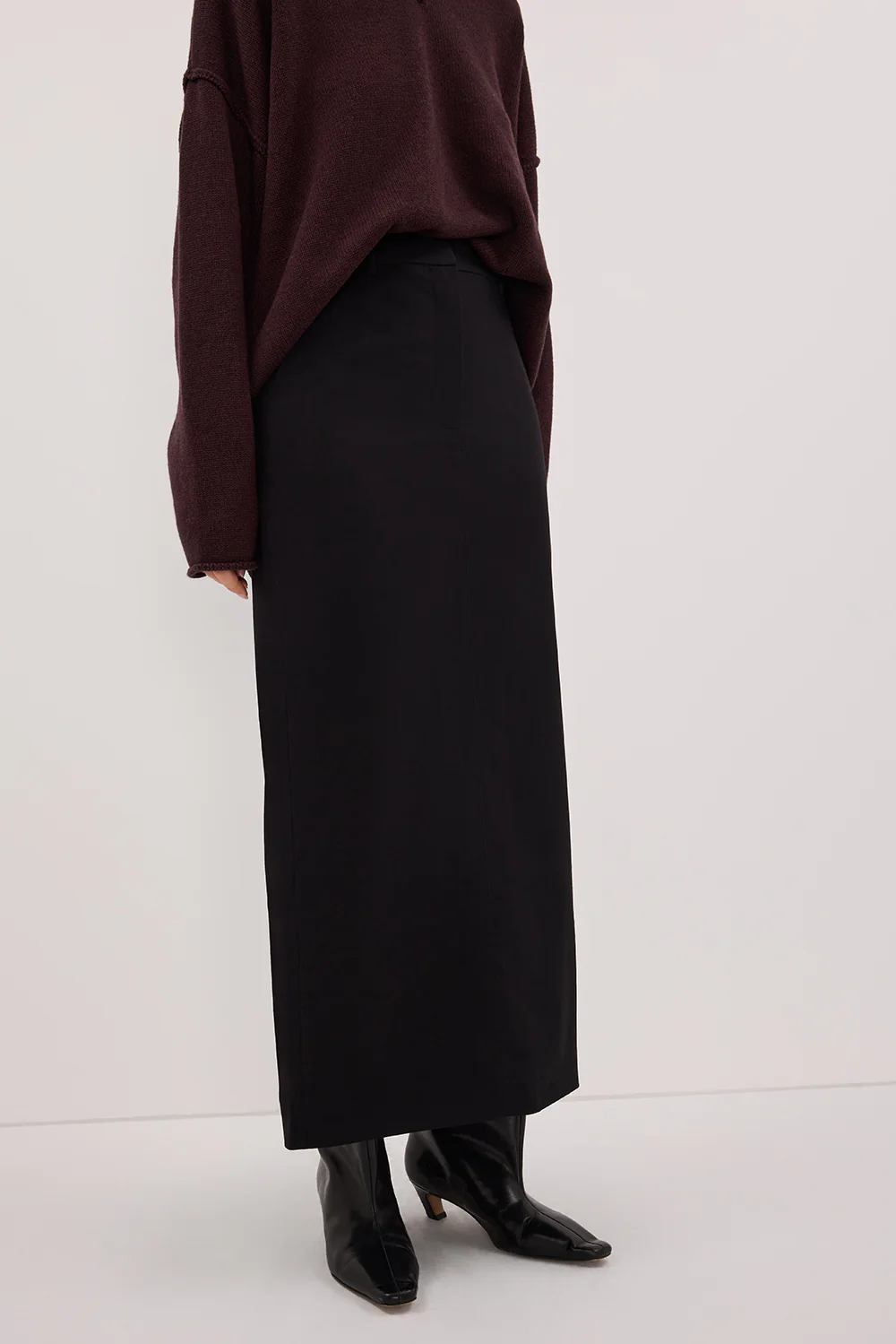LIZA BLACK TAILORED MIDI SKIRT - Gamepaces