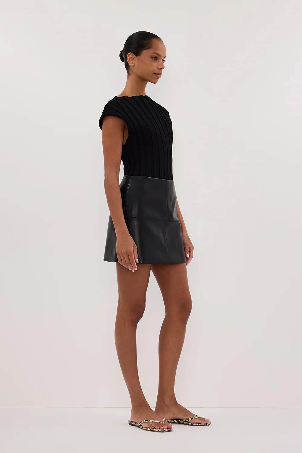 MONTY BLACK FAUX LEATHER MINI SKIRT - Gamepaces