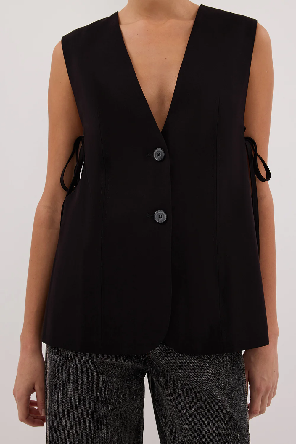 LISE BLACK LOW CUT VEST - Gamepaces