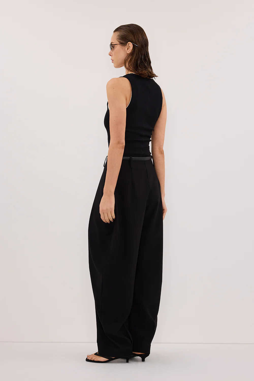 ROMY BLACK BARREL LEG TAILORED PANT - Gamepaces