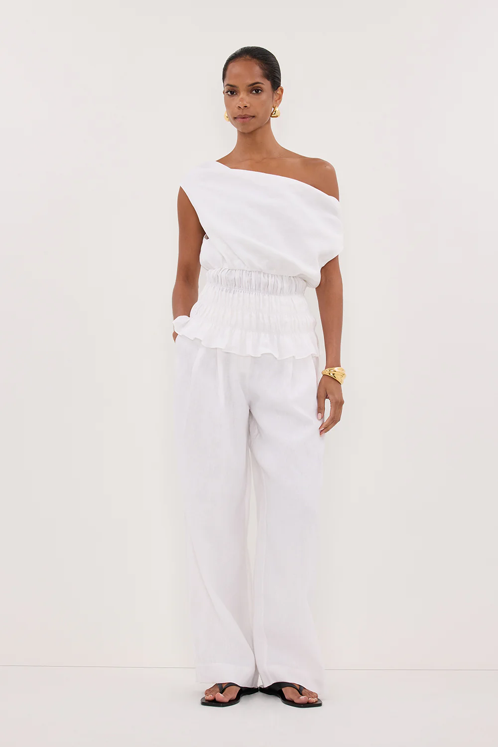 MAIA WHITE SLEEVELESS LINEN SHIRRED TOP - Gamepaces