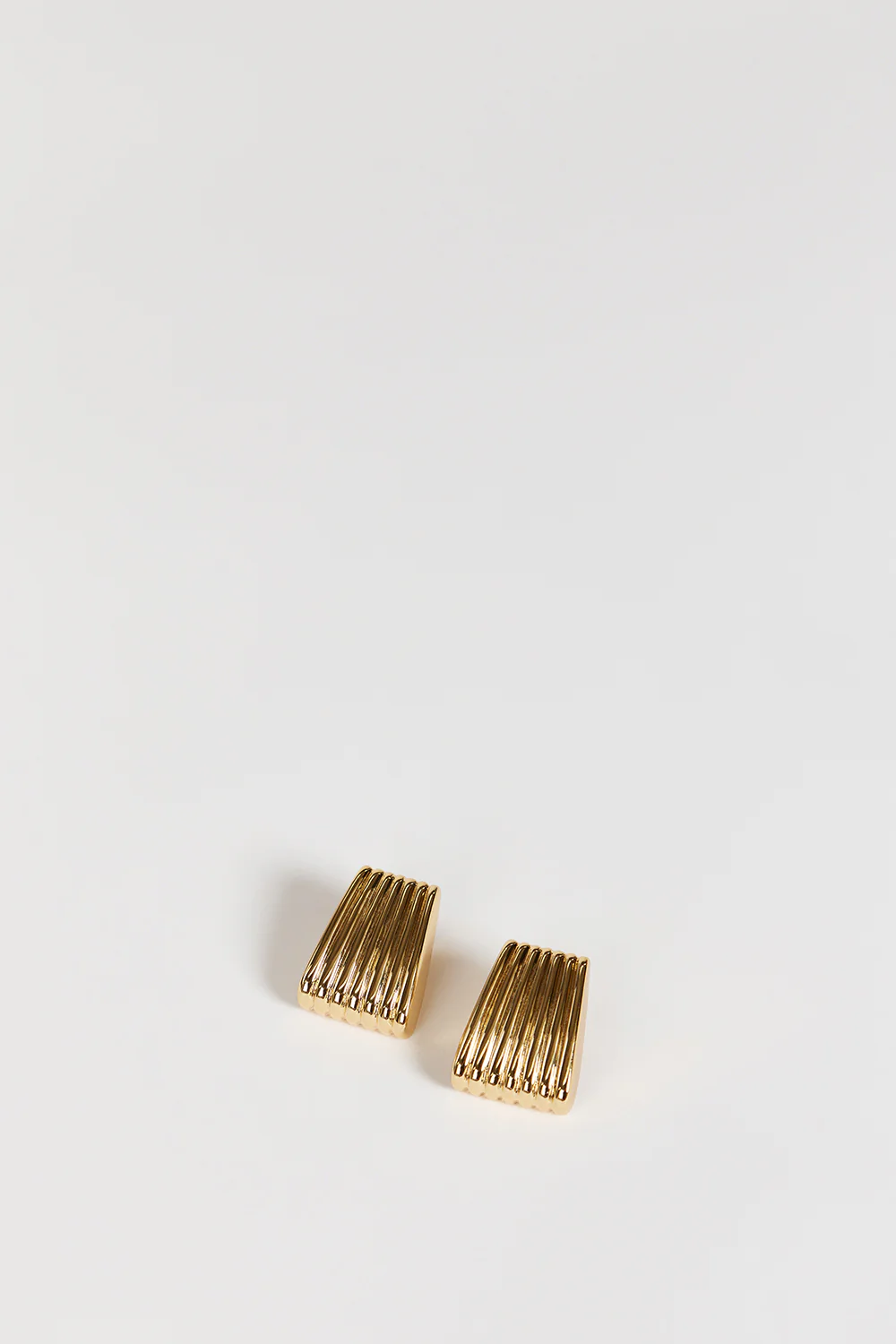 HEAVEN MAYHEM RIBBED GOLD EARRING - Gamepaces