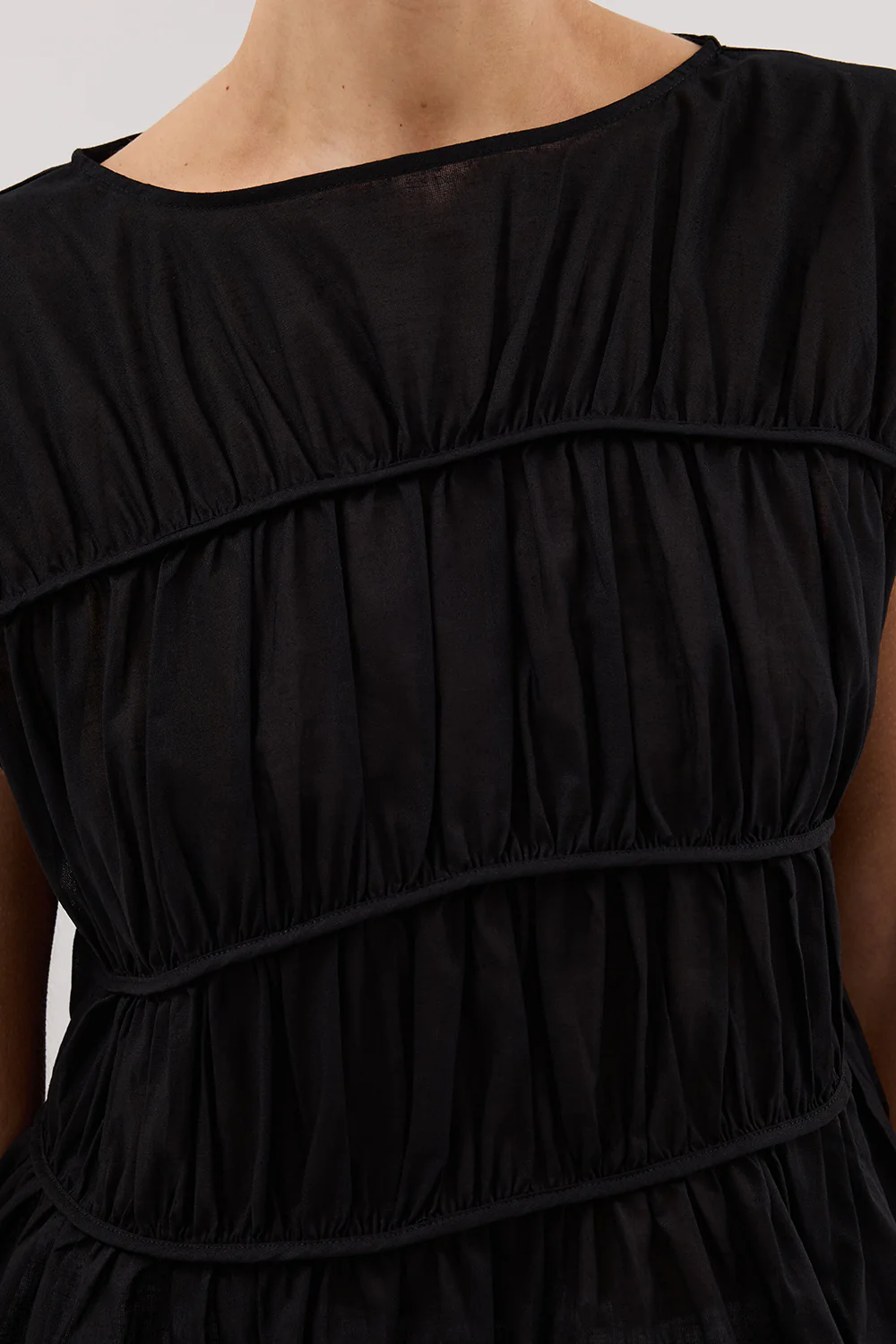 FLYNN BLACK LINEN TIERED TOP - Gamepaces