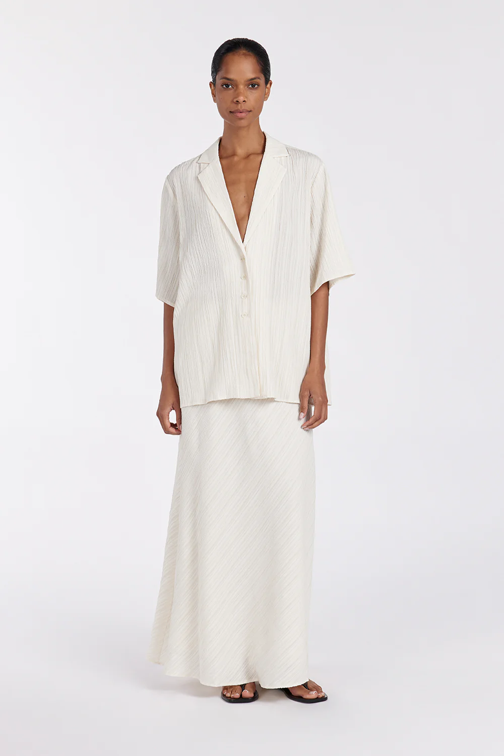 LOZ CREAM SHORT SLEEVE SHIRT - Gamepaces