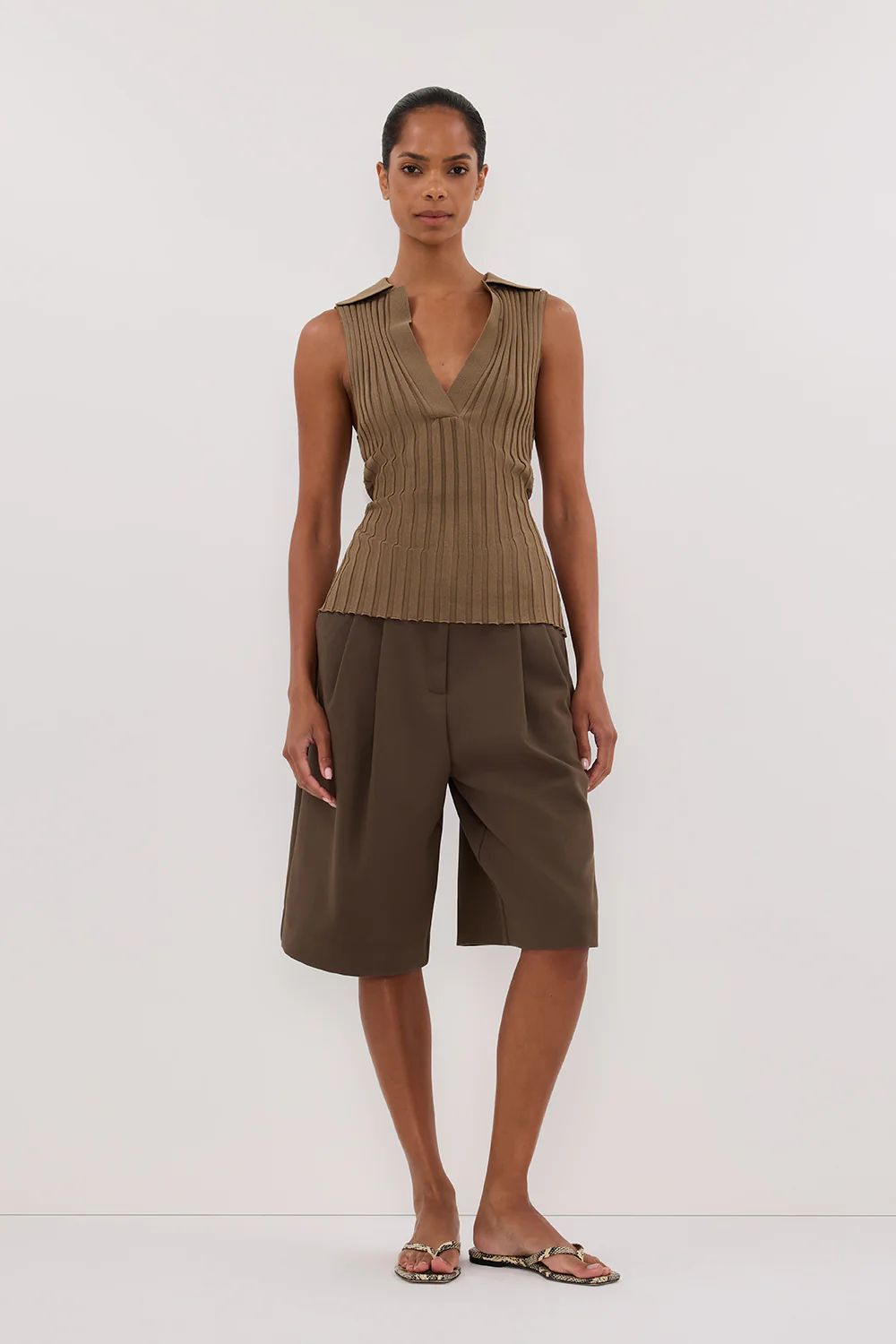 HAL OLIVE SLEEVELESS KNIT TOP - Gamepaces