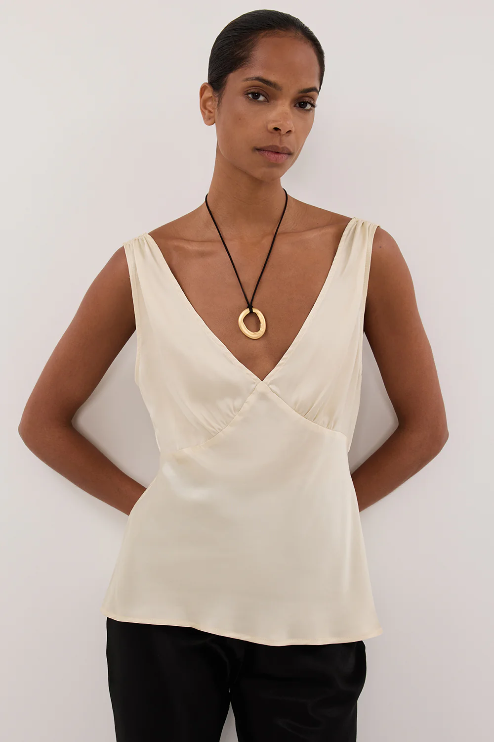 JORJA STRAW SLEEVELESS SILK TOP - Gamepaces