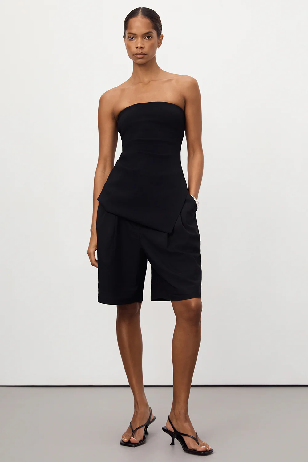 LIZA BLACK TAILORED BERMUDA SHORT - Gamepaces