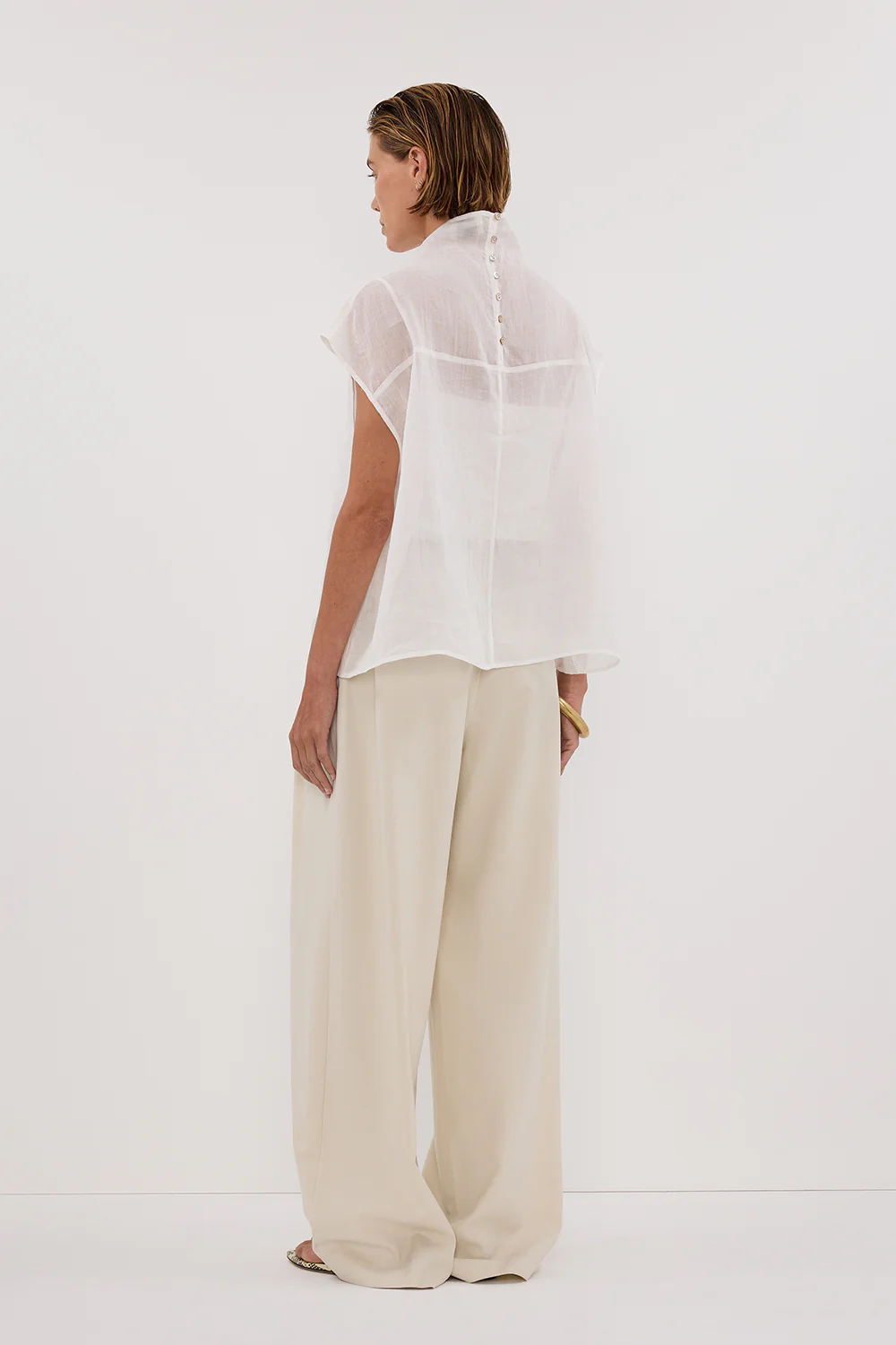 CARMEL WHITE RAMIE FUNNEL NECK TOP - Gamepaces