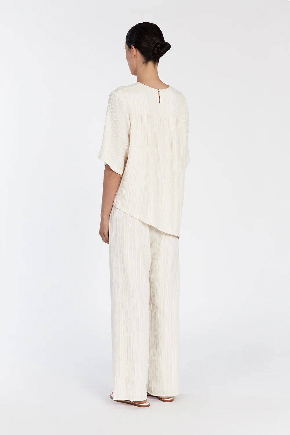 LOZ CREAM ASYM BOXY TEE - Gamepaces