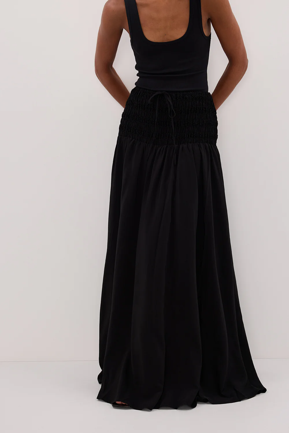 SIERRA BLACK TEXTURED MIDI SKIRT - Gamepaces