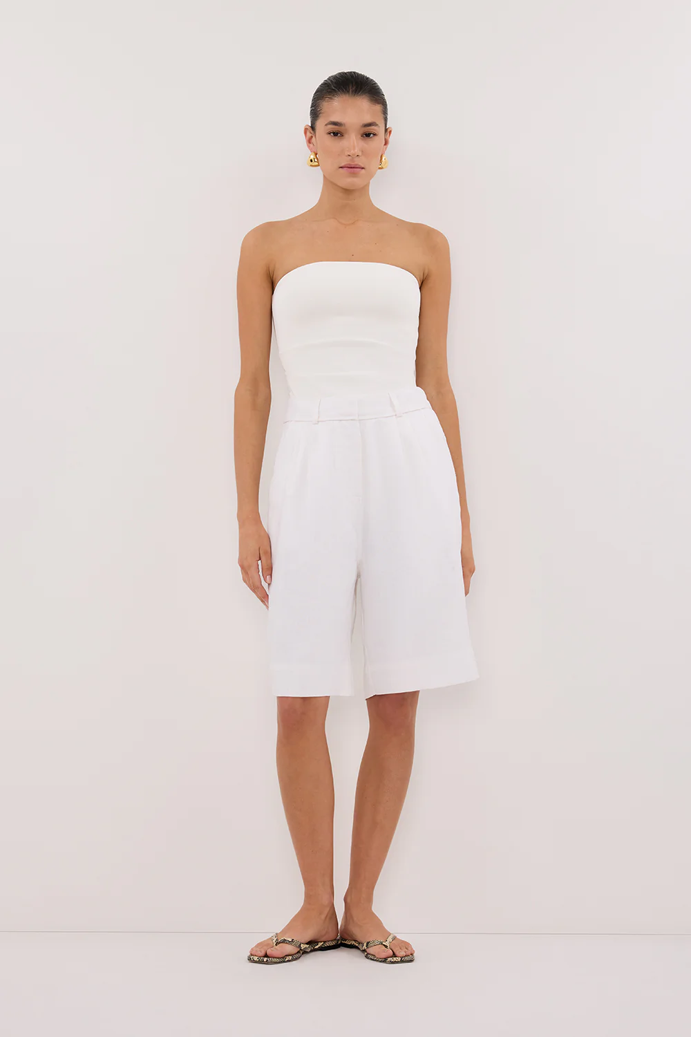 KAYLA WHITE LINEN BERMUDA SHORT - Gamepaces